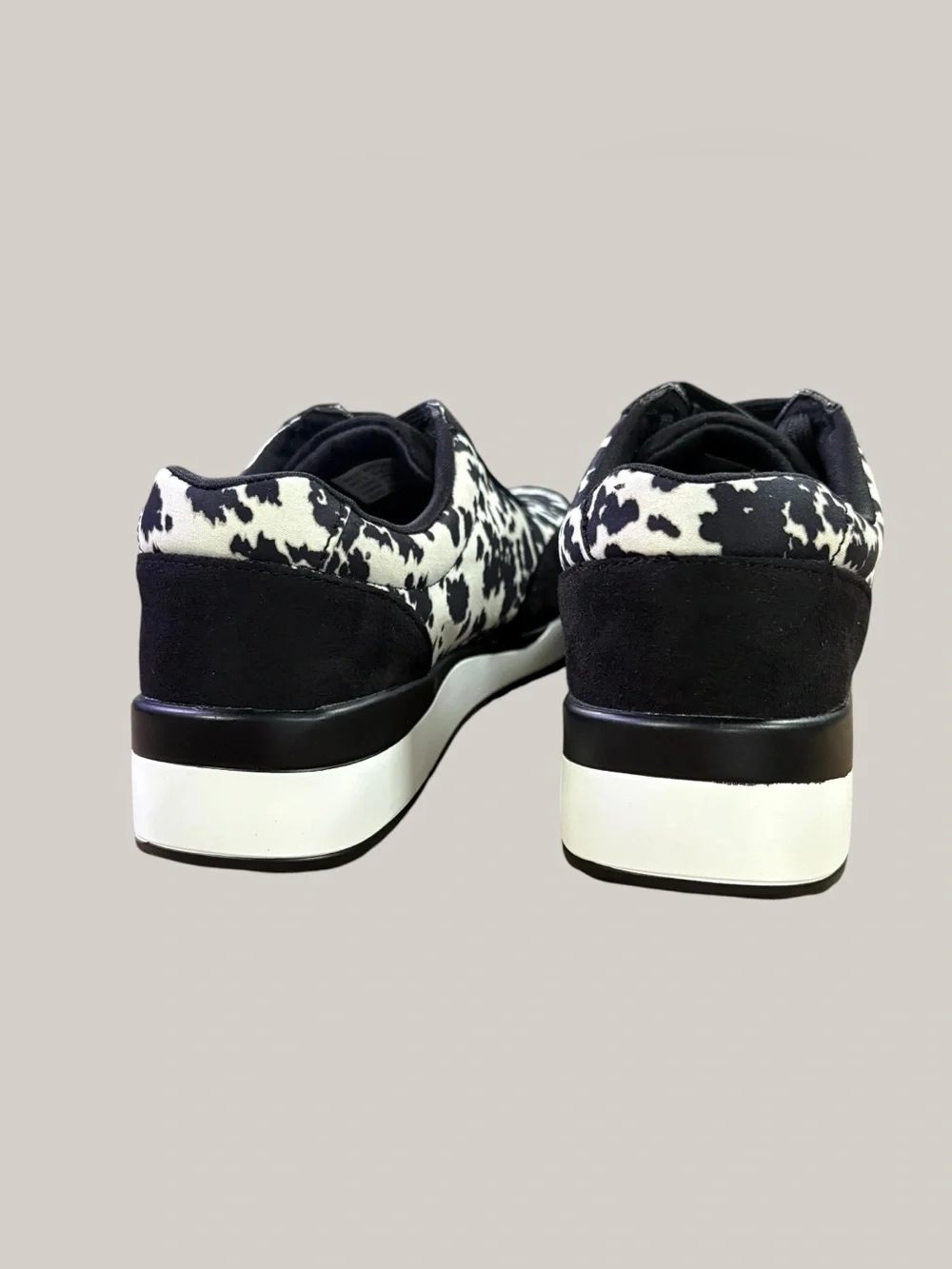 Crazy Train Cow Print Platform Sneakers Women’s Size 9 Lace Up Casual
